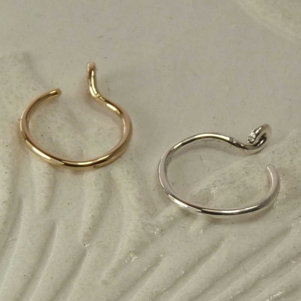 2 fake nose rings 💛🩶💛🩶